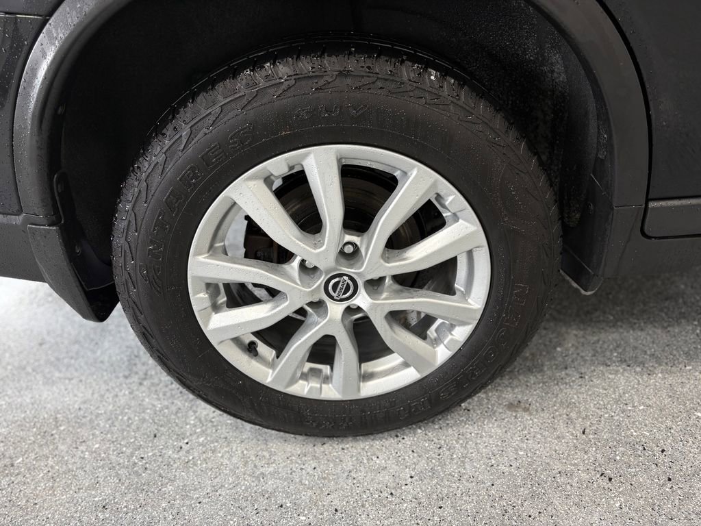 Used 2020 Nissan Rogue SV image 26