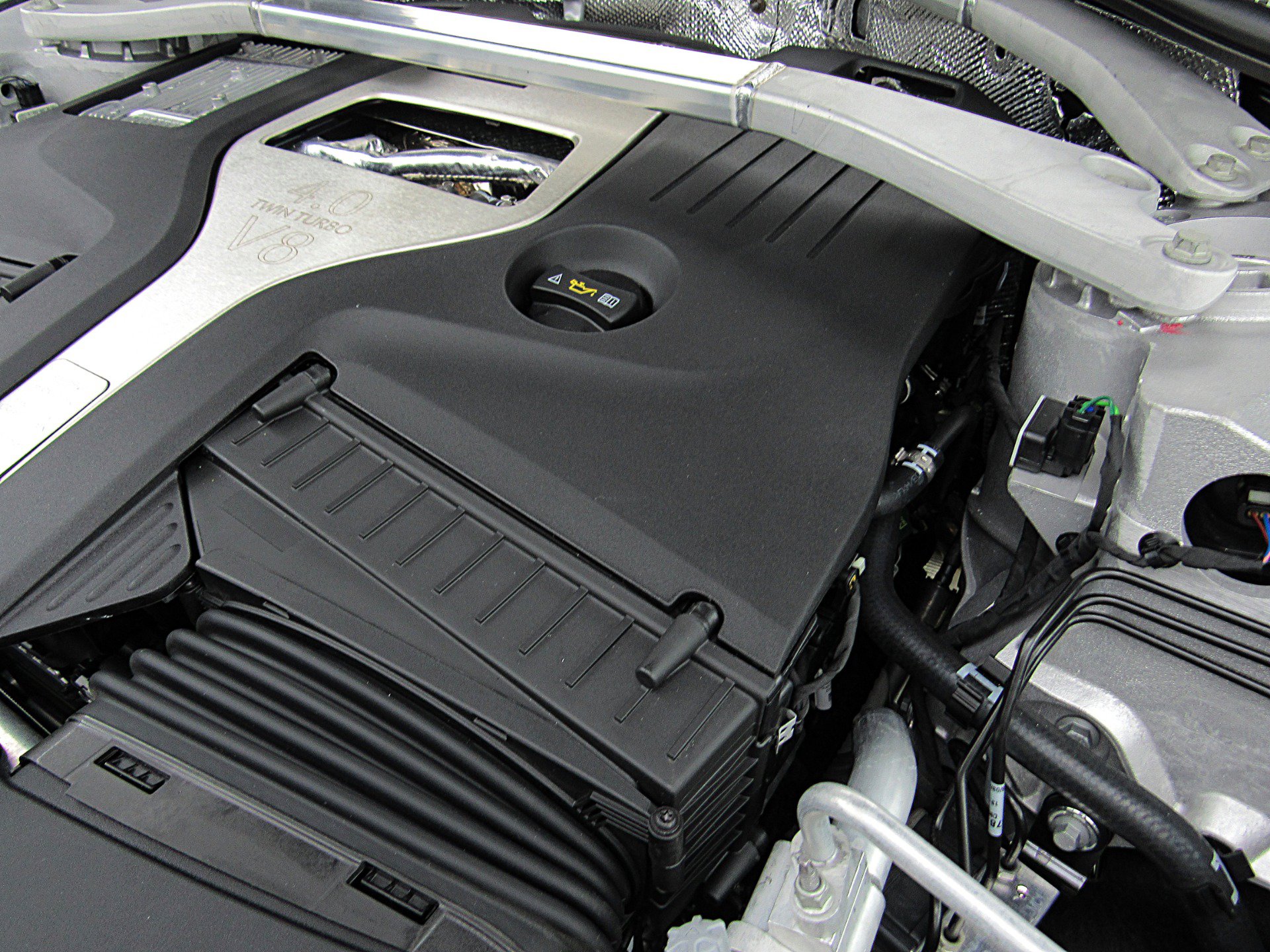 Used 2023 Aston Martin DBX AWD/4WD image 21