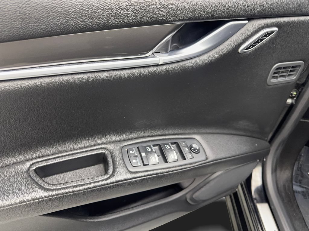 Used 2020 Maserati Ghibli RWD image 32
