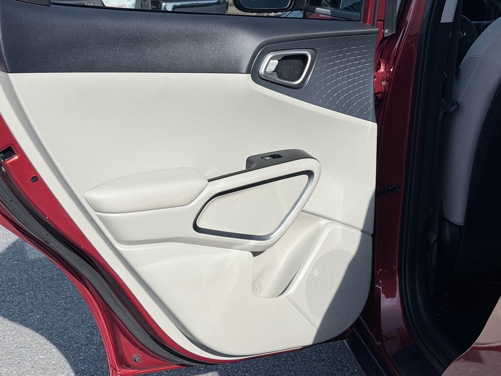 Used 2020 Kia Soul S FWD image 24