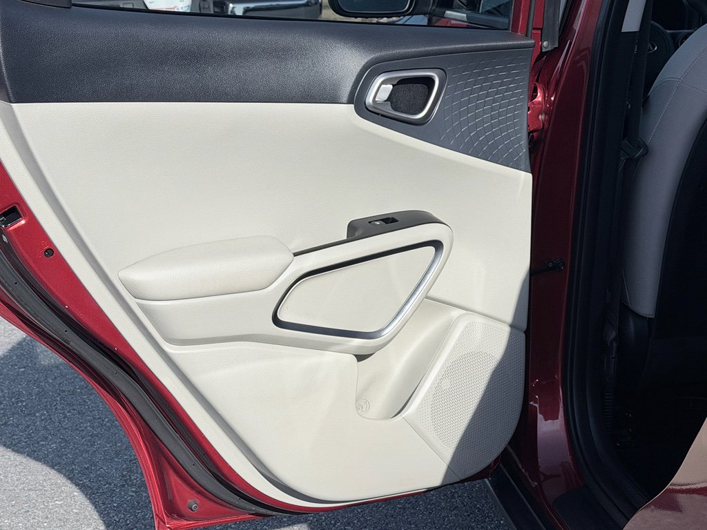 Used 2020 Kia Soul S FWD image 24