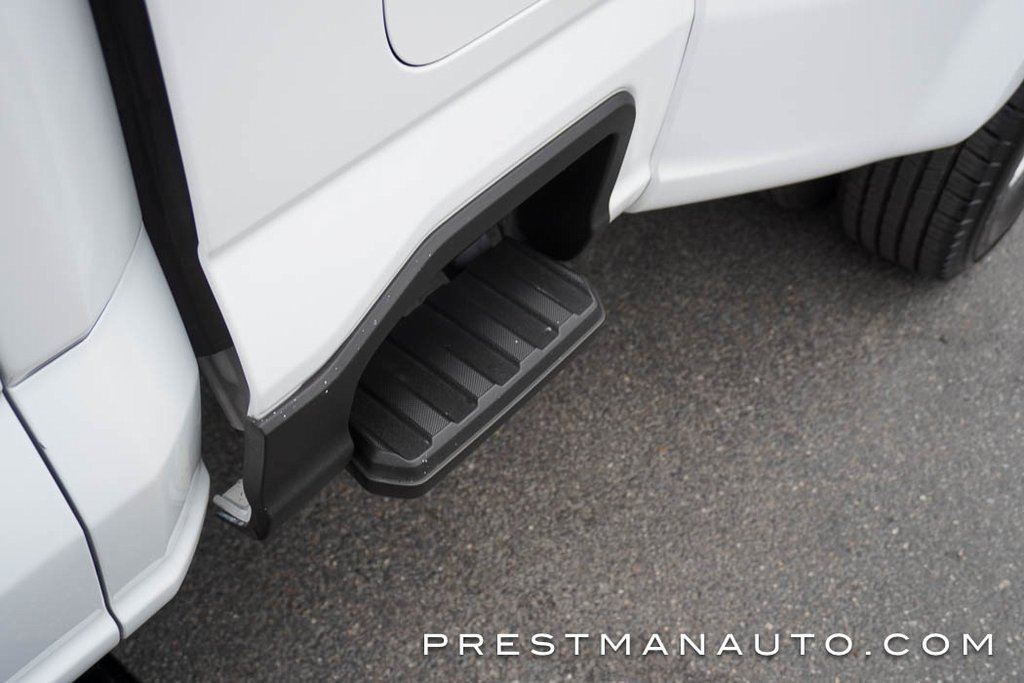 Used 2025 Ford F350 XL w/ XL Chrome Package image 22