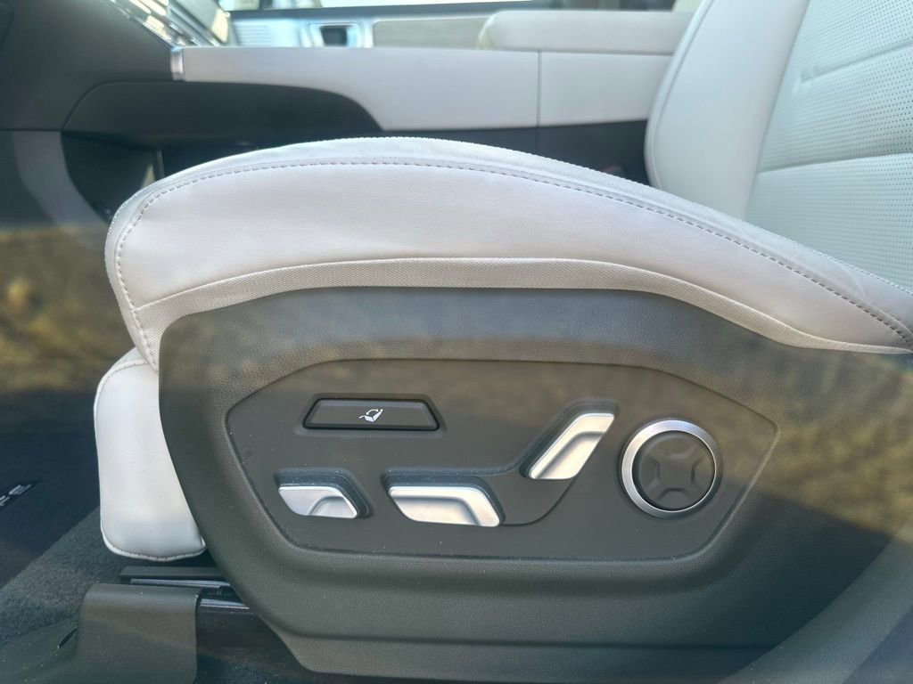 Used 2025 Hyundai Santa Fe Calligraphy image 33