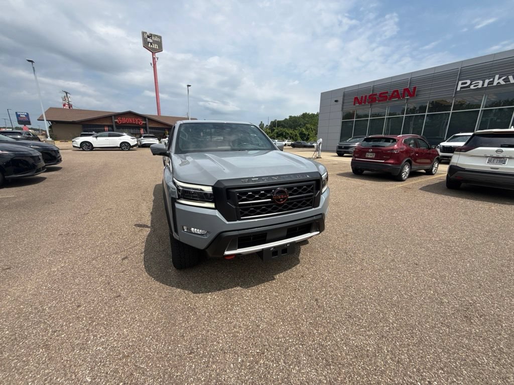 Used 2023 Nissan Frontier PRO-4X w/ Pro-4X Premium Package AWD/4WD image 3