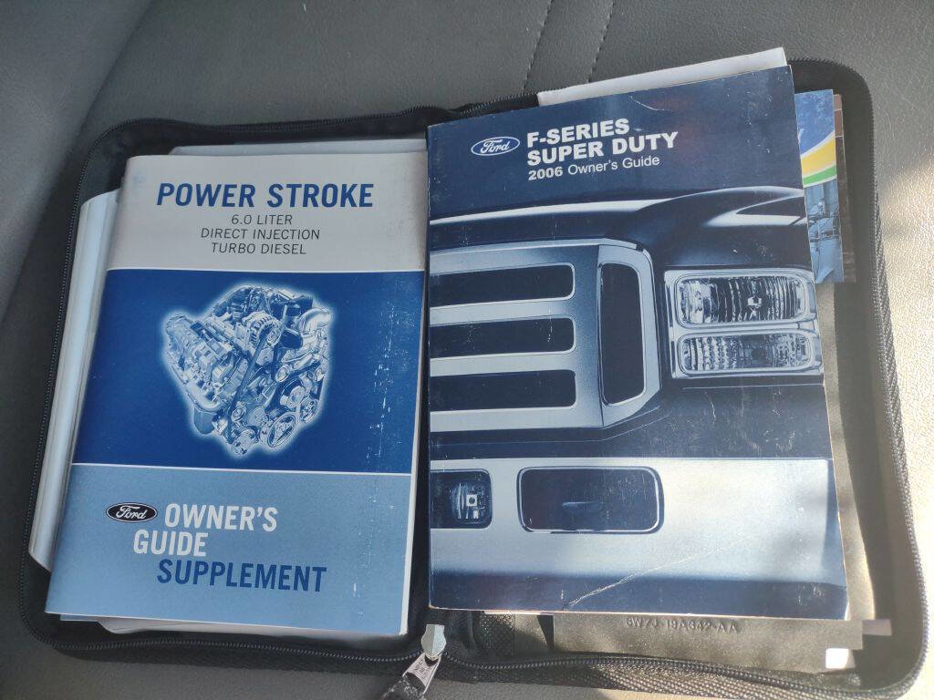 Used 2006 Ford F350 2WD Regular Cab DRW Super Duty image 19