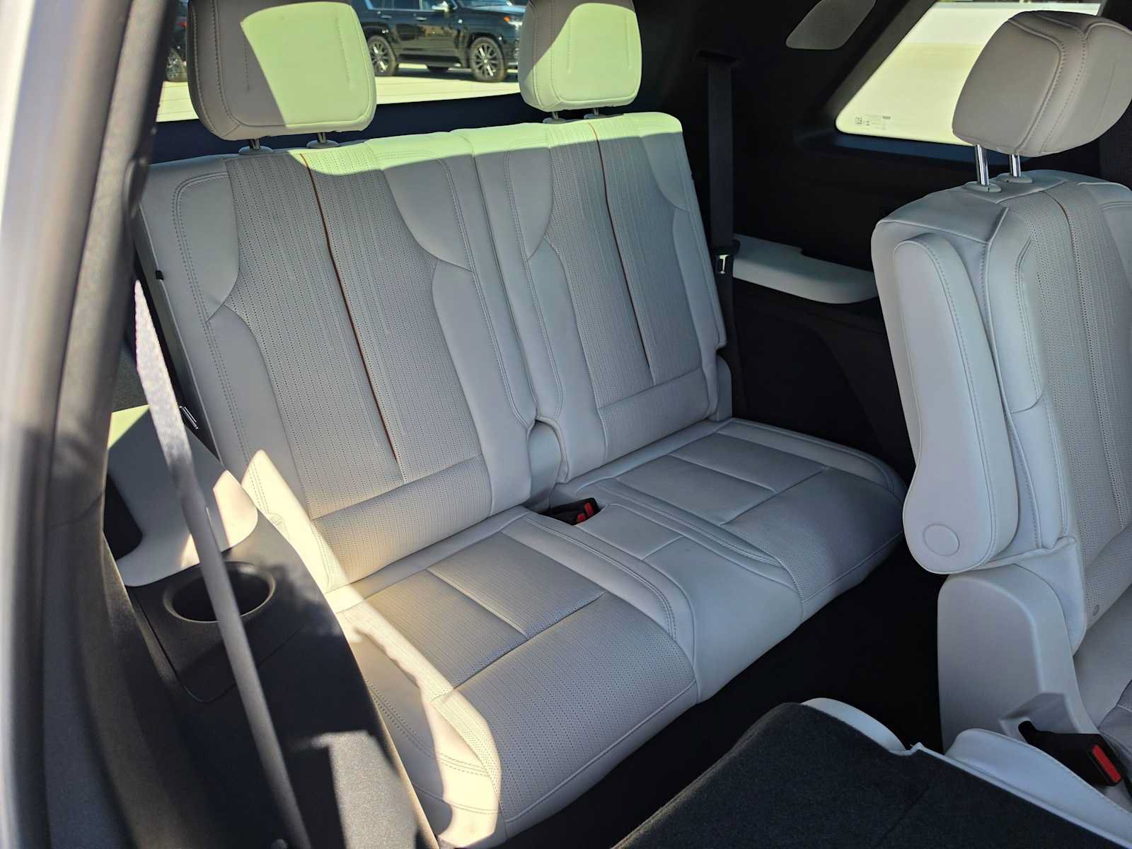 New 2027 Cadillac Vistiq Luxury AWD/4WD image 14