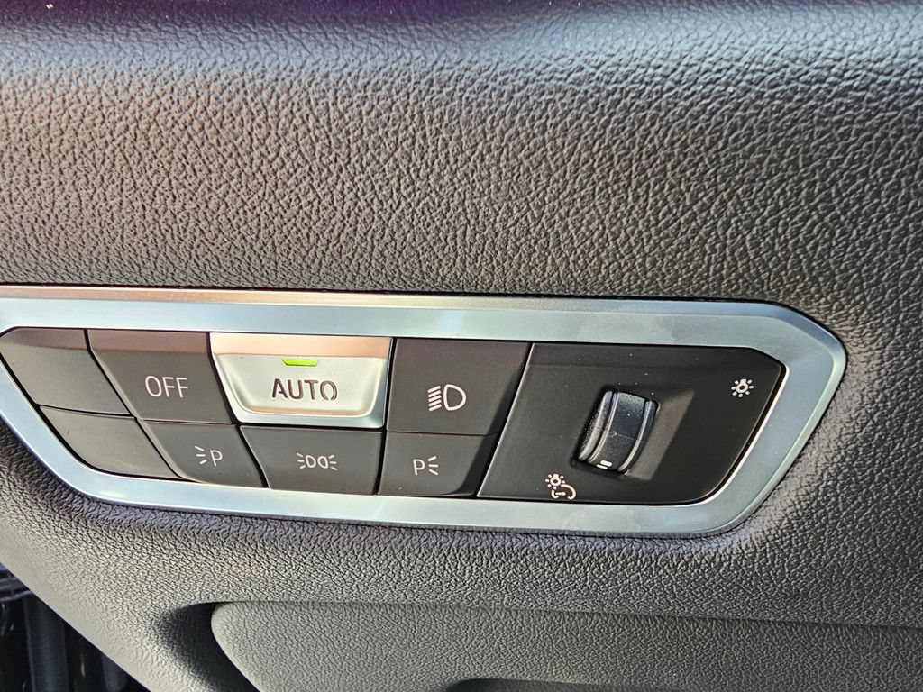 Used 2022 BMW X5 xDrive40i w/ Climate Comfort Package AWD/4WD image 24