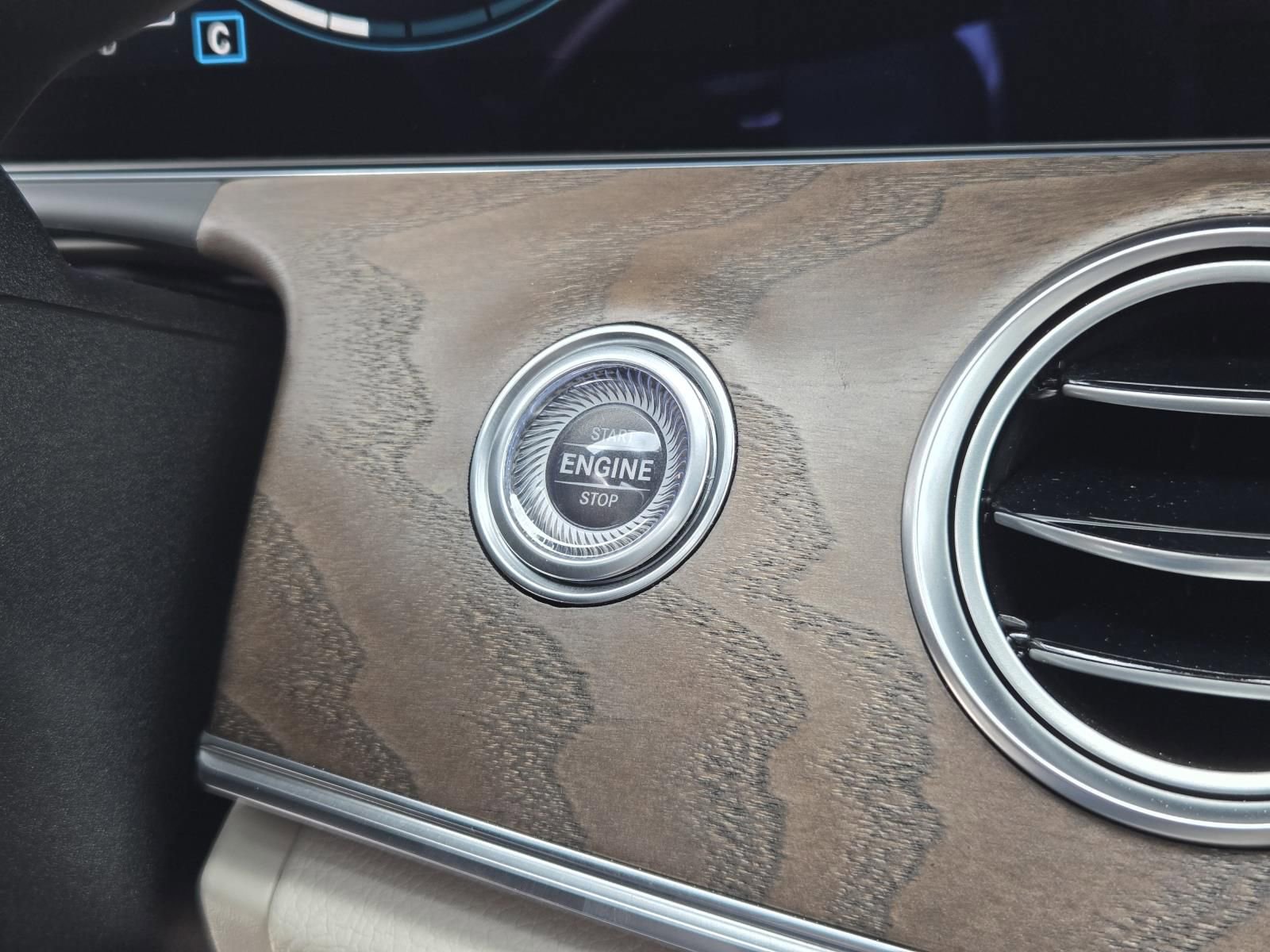 Used 2022 Mercedes-Benz E 350 Sedan image 12