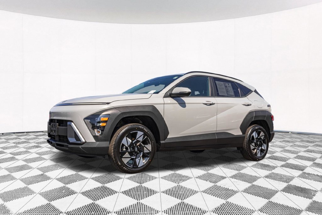 Certified 2025 Hyundai Kona SEL AWD/4WD image 6