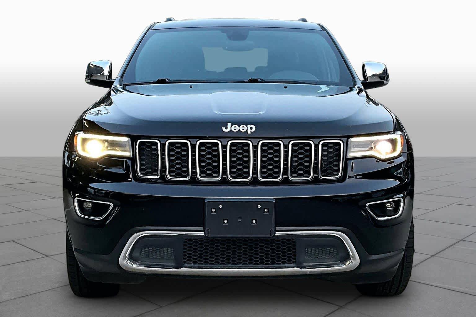 Used 2017 Jeep Grand Cherokee Limited w/ Luxury Group II RWD image 4
