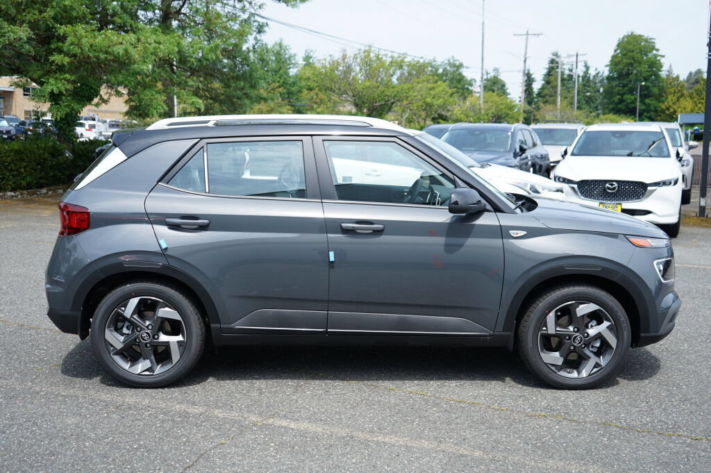 New 2025 Hyundai Venue Limited FWD image 4