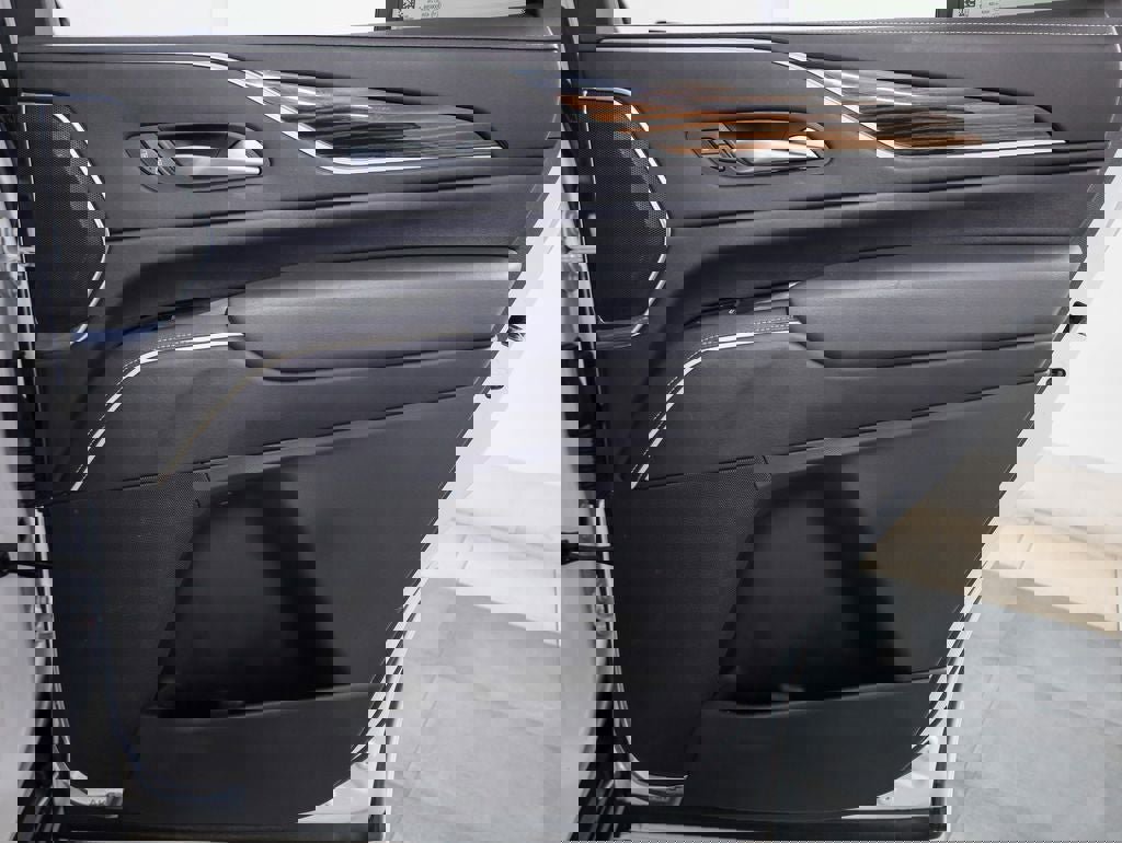 Used 2023 Cadillac Escalade Premium Luxury image 21