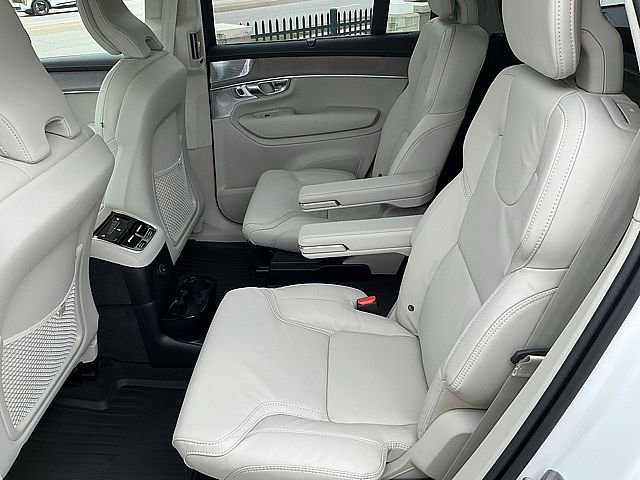 New 2026 Volvo XC90 T8 Ultra w/ Lounge Package image 14