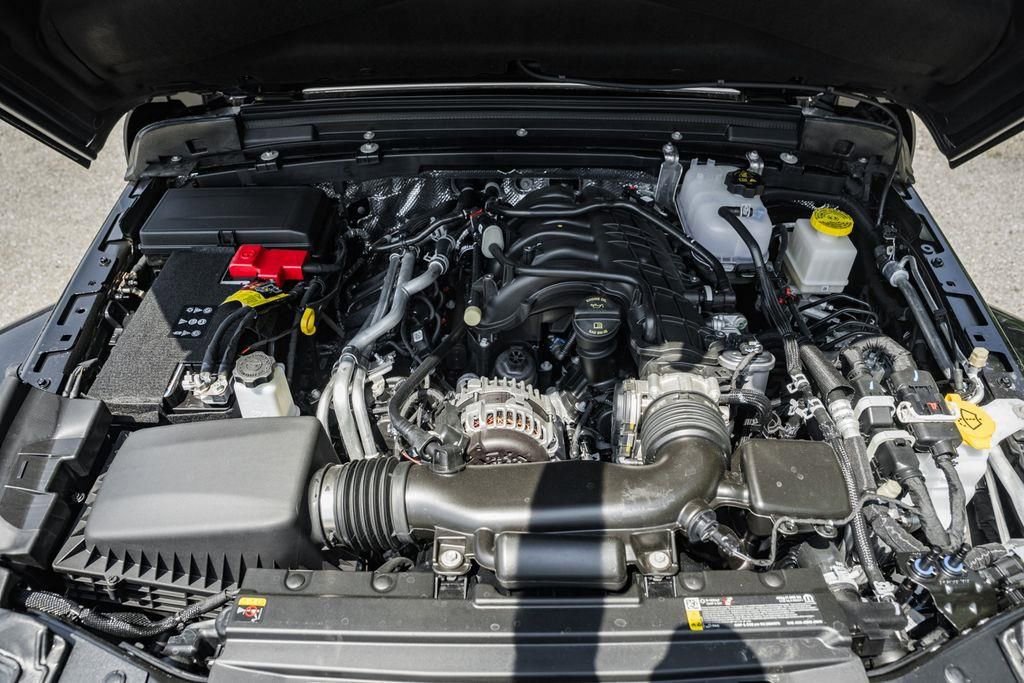 New 2025 Jeep Gladiator Sport AWD/4WD image 20