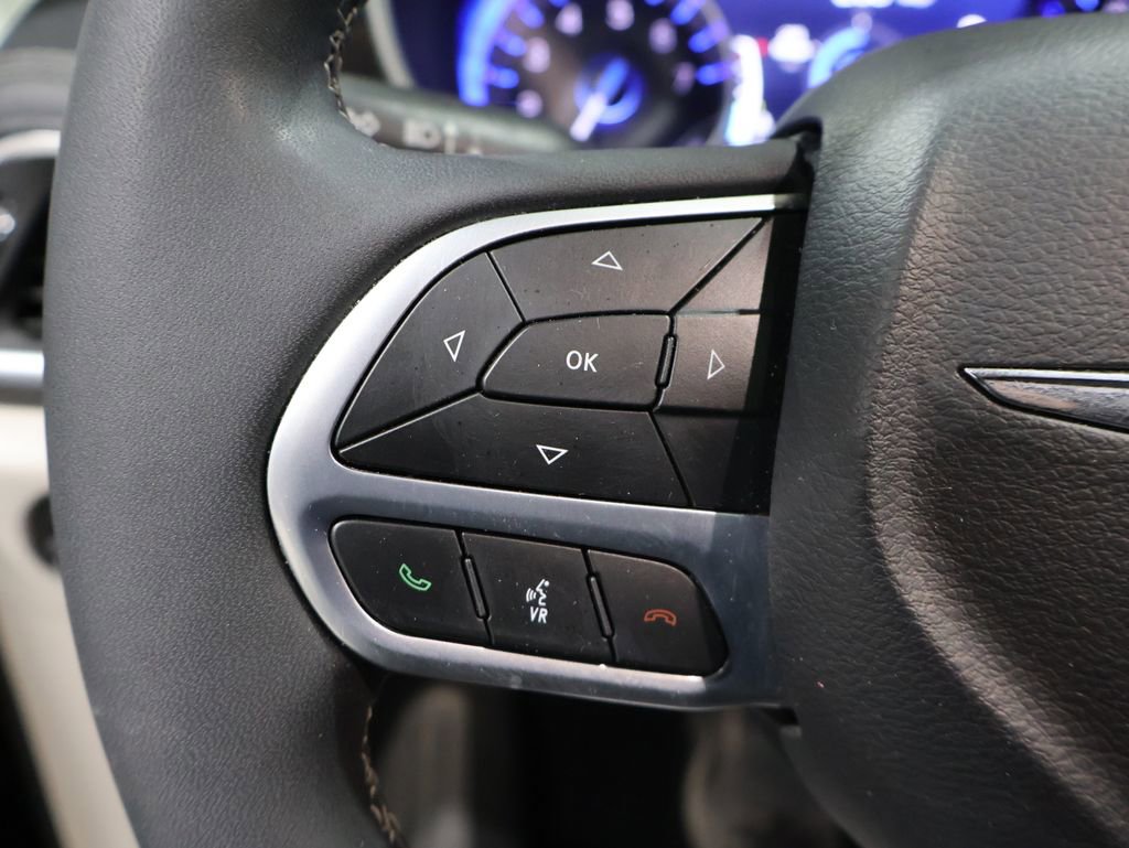 Used 2024 Chrysler Pacifica Limited image 41