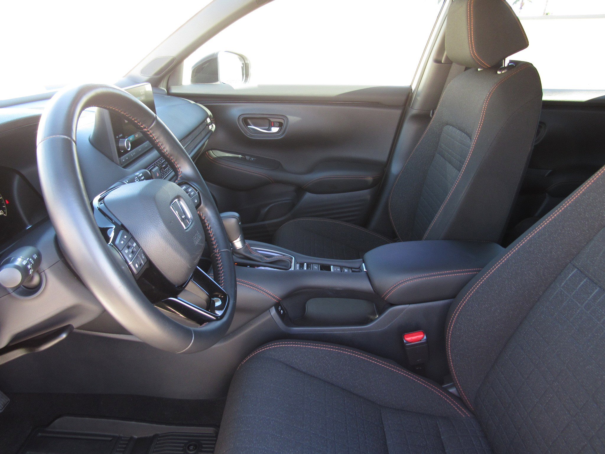 Used 2025 Honda HR-V Sport image 14