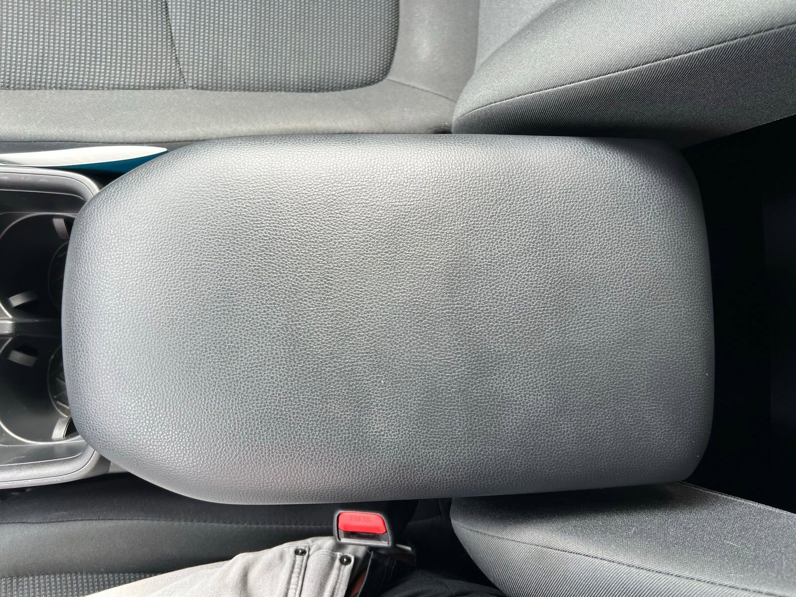 Used 2024 Toyota RAV4 LE image 38