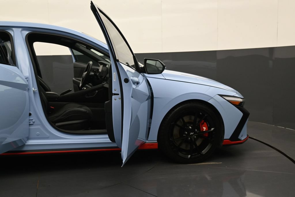 Used 2025 Hyundai Elantra N FWD image 9