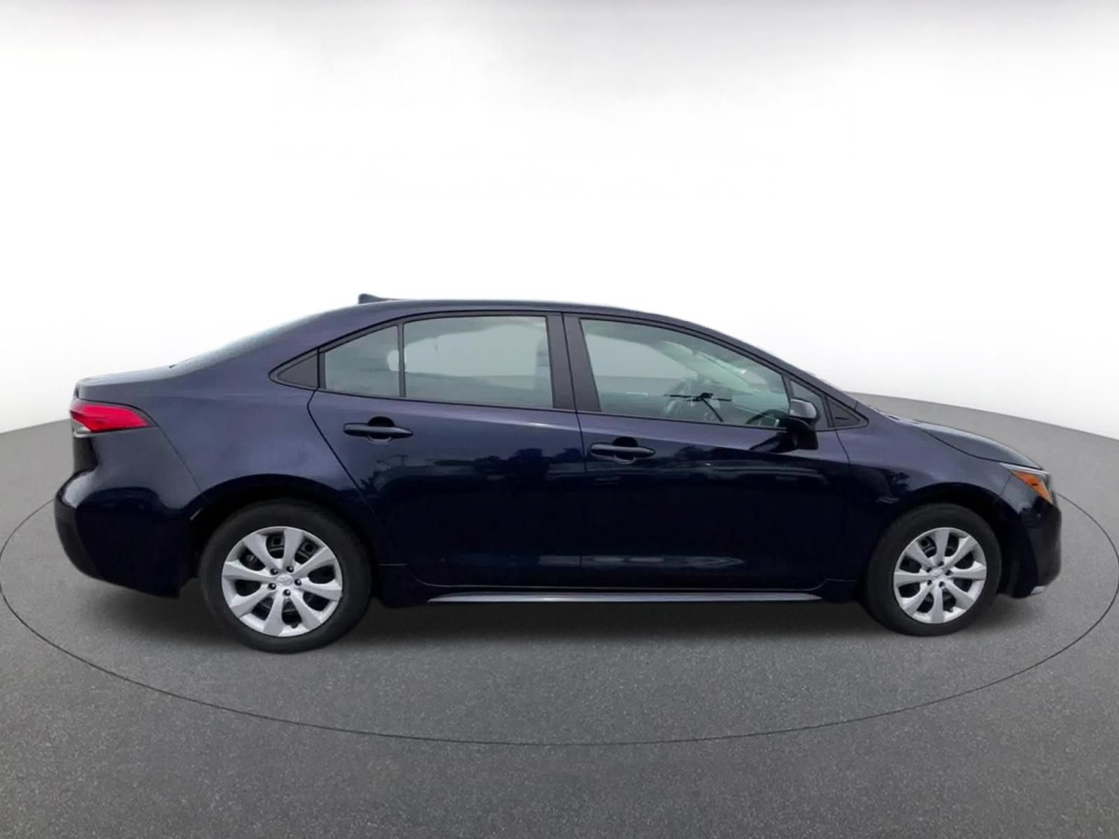 Used 2025 Toyota Corolla LE FWD image 16