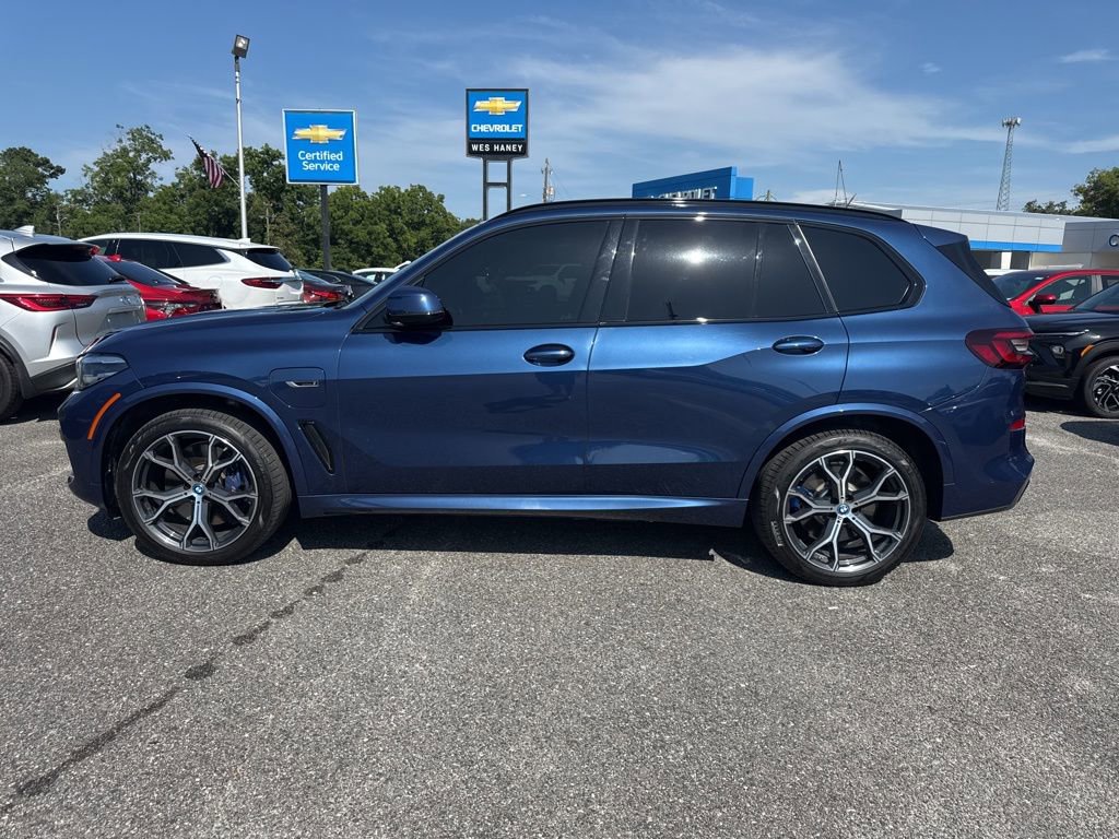 Used 2022 BMW X5 xDrive45e w/ M Sport Package image 2