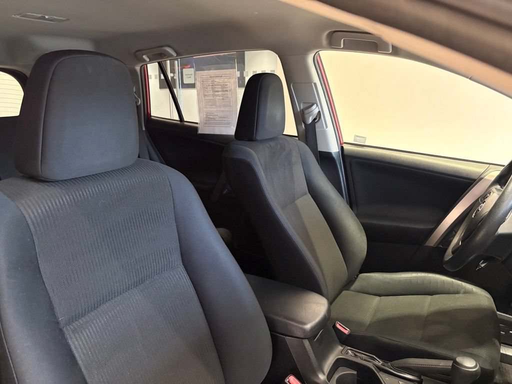Used 2015 Toyota RAV4 LE AWD/4WD image 23