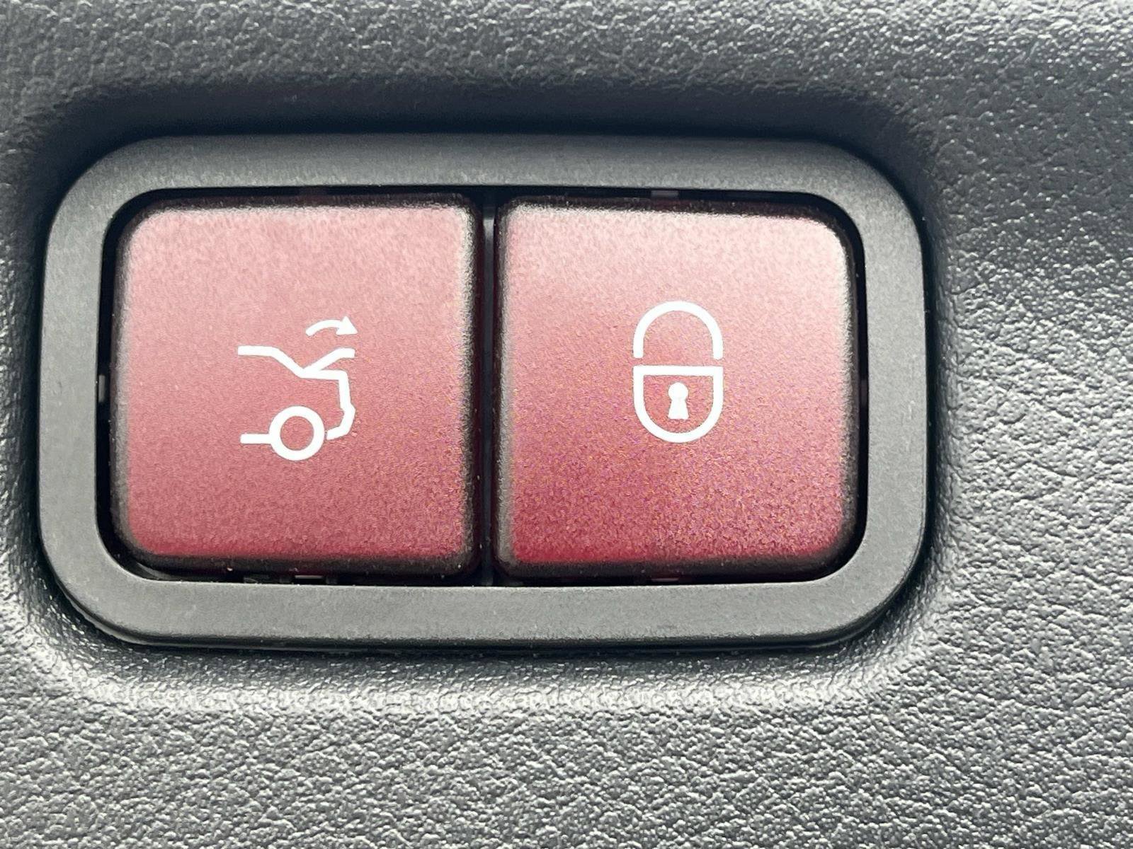 Certified 2024 Mercedes-Benz C 300 4MATIC Sedan image 11