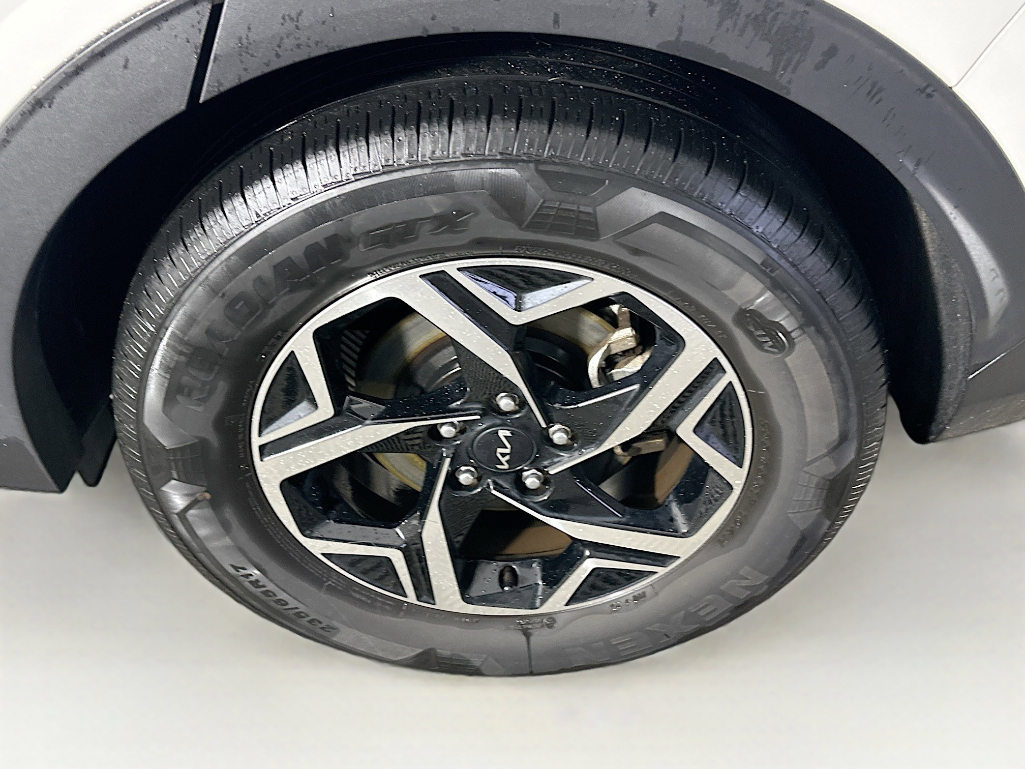 Used 2024 Kia Sportage LX image 11