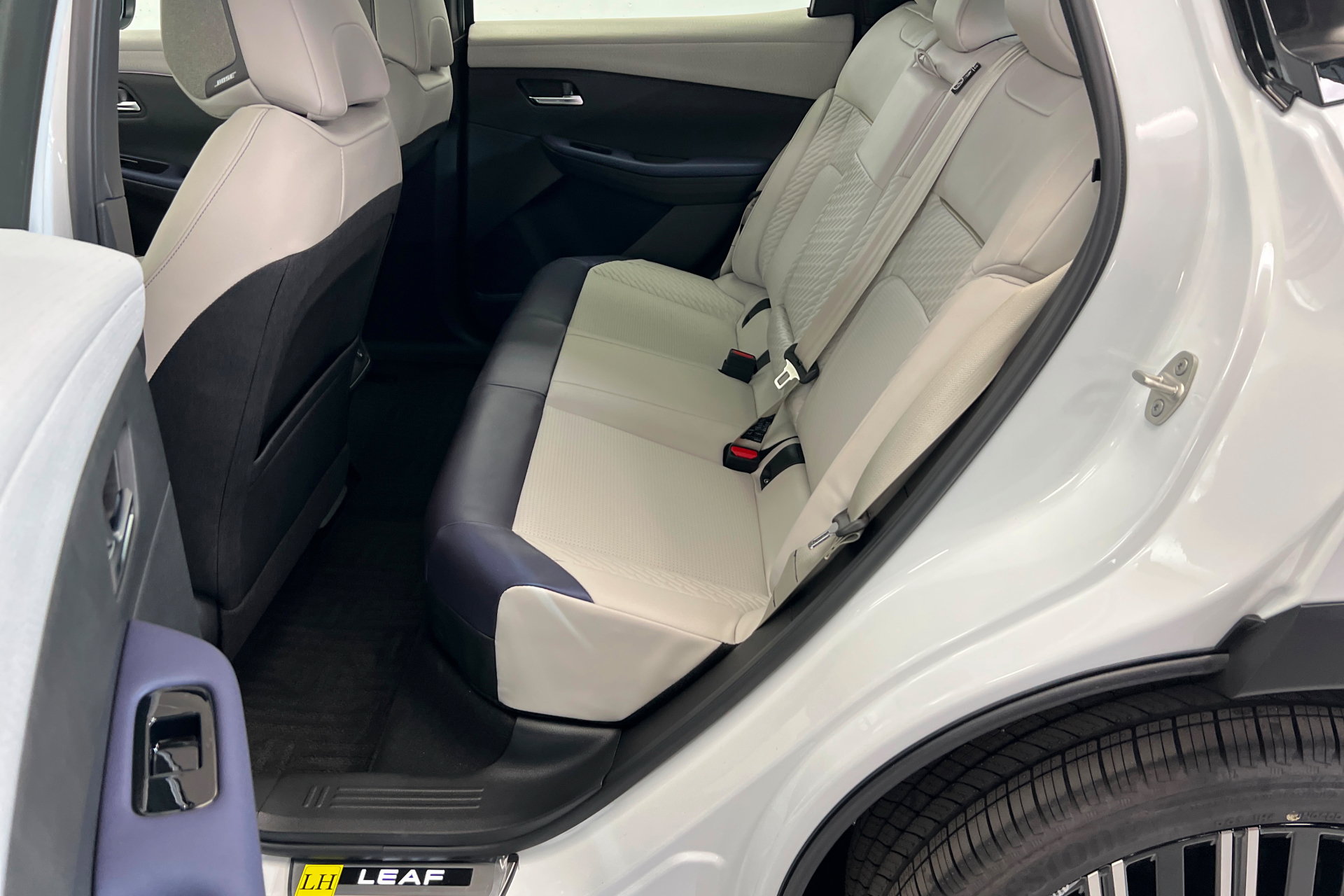 New 2026 Nissan Leaf Platinum+ w/ Illuminated Package FWD image 21