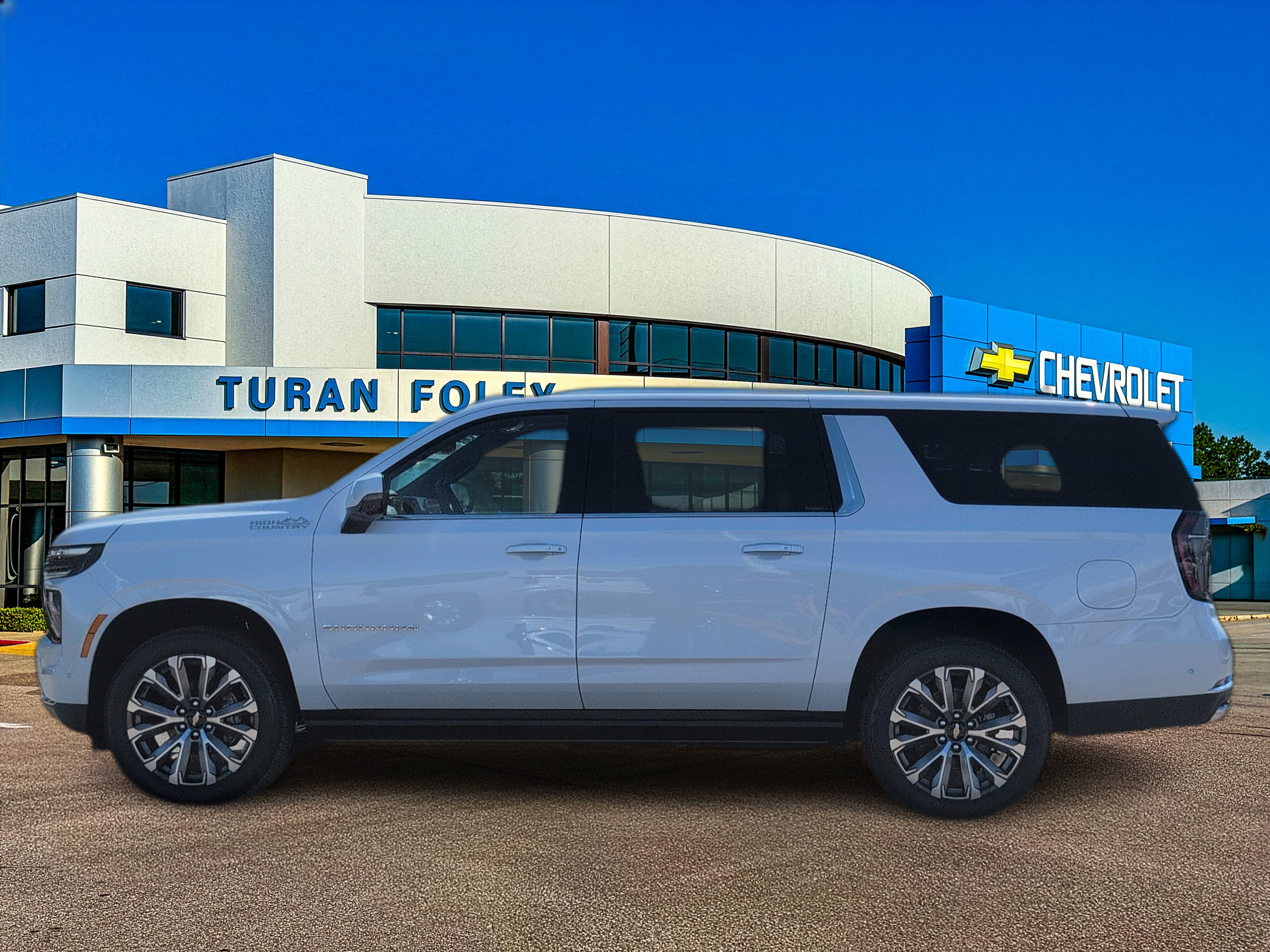 New 2026 Chevrolet Suburban High Country RWD image 2
