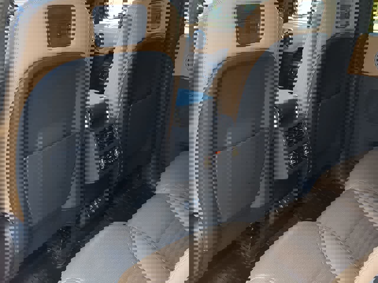 Used 2023 Land Rover Discovery HSE R-Dynamic image 19