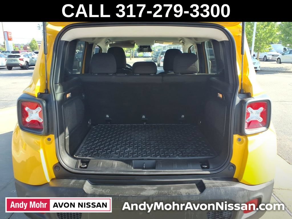 Used 2015 Jeep Renegade Latitude w/ Cold Weather Group II AWD/4WD image 9