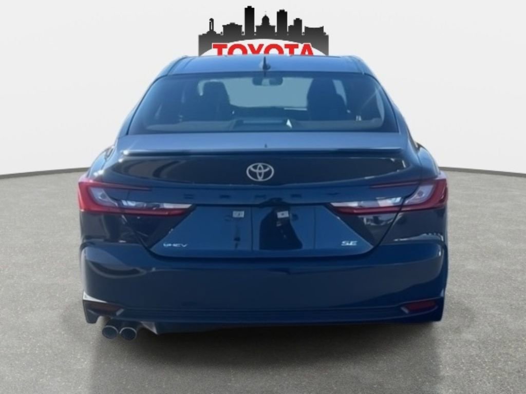 Used 2025 Toyota Camry SE image 6