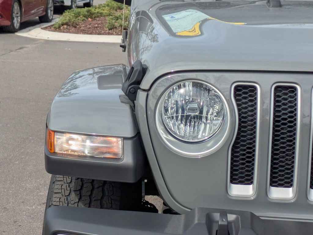 Used 2022 Jeep Wrangler Unlimited Sahara w/ Cold Weather Group image 9