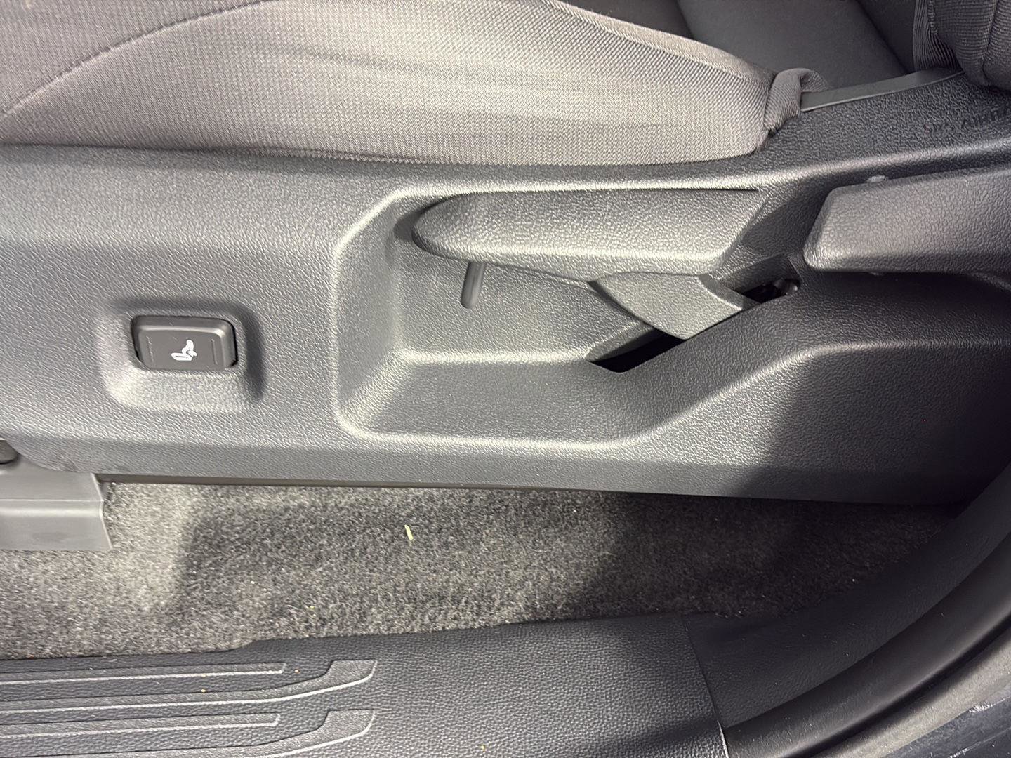 Used 2024 Toyota Tacoma SR5 AWD/4WD image 24