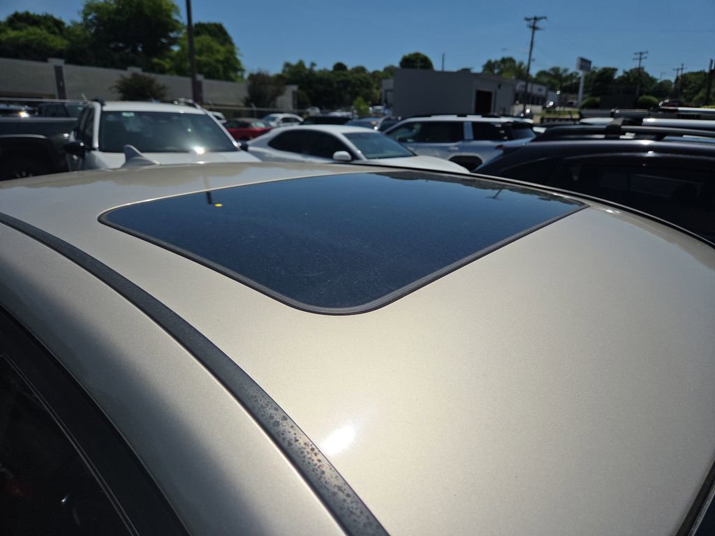 Used 2010 Hyundai Sonata Limited FWD image 3