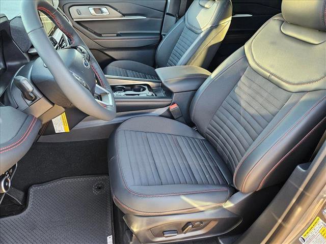 New 2026 Ford Explorer ST-Line w/ ST-Line Street Pack image 4