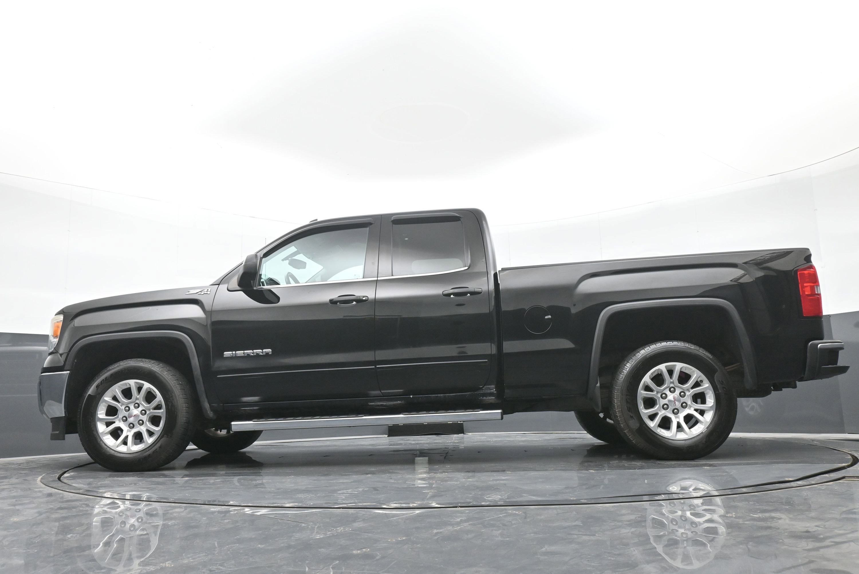 Used 2015 GMC Sierra 1500 SLE w/ SLE Value Package AWD/4WD image 45