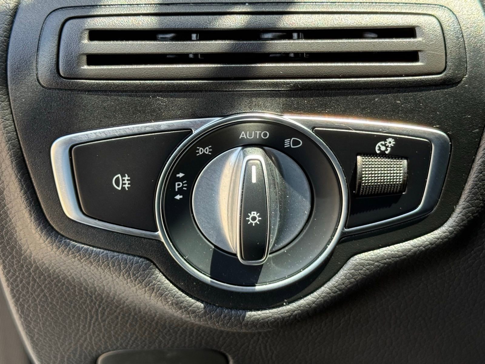 Used 2023 Mercedes-Benz GLC 300 4MATIC Coupe image 30