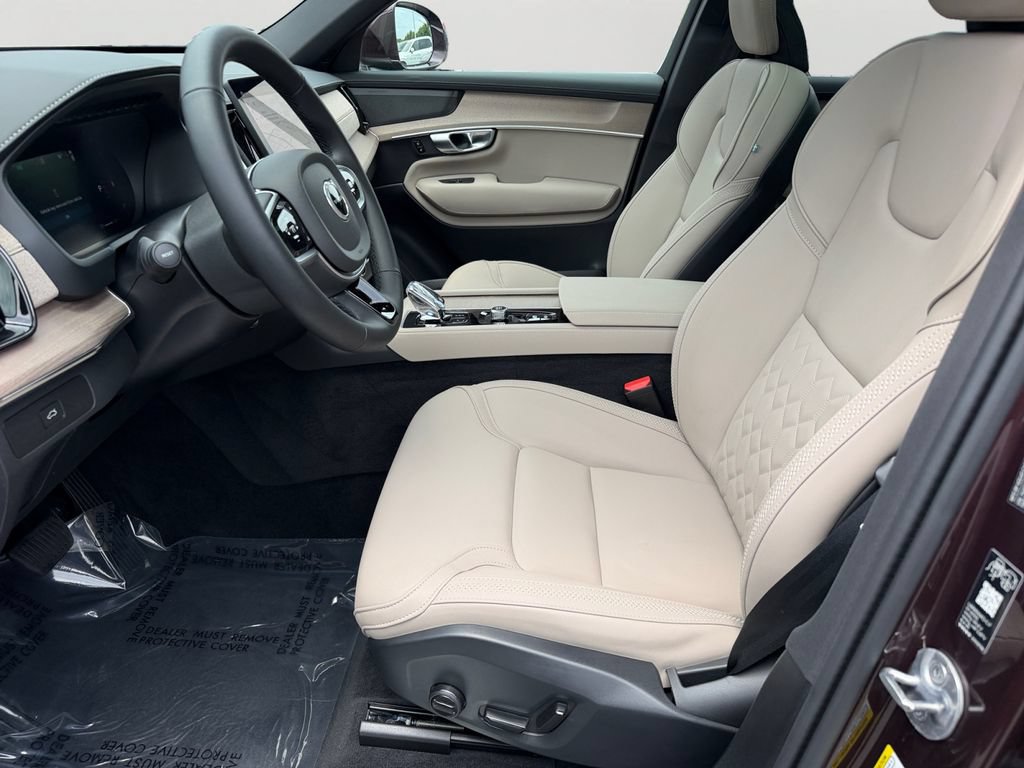 Certified 2026 Volvo XC90 B6 Plus AWD/4WD image 16