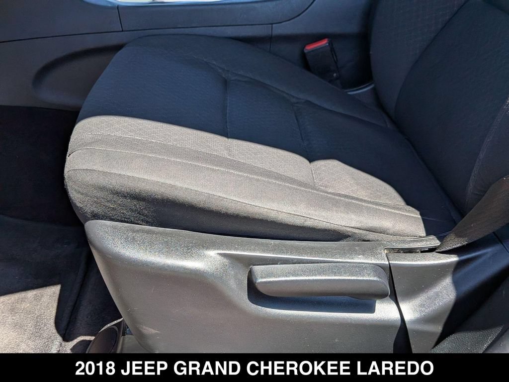 Used 2018 Jeep Grand Cherokee Laredo RWD image 15