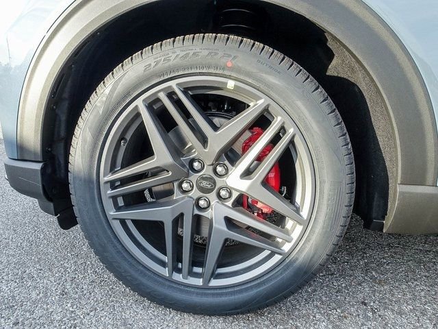 New 2026 Ford Explorer ST w/ Sun And Sound Package image 13