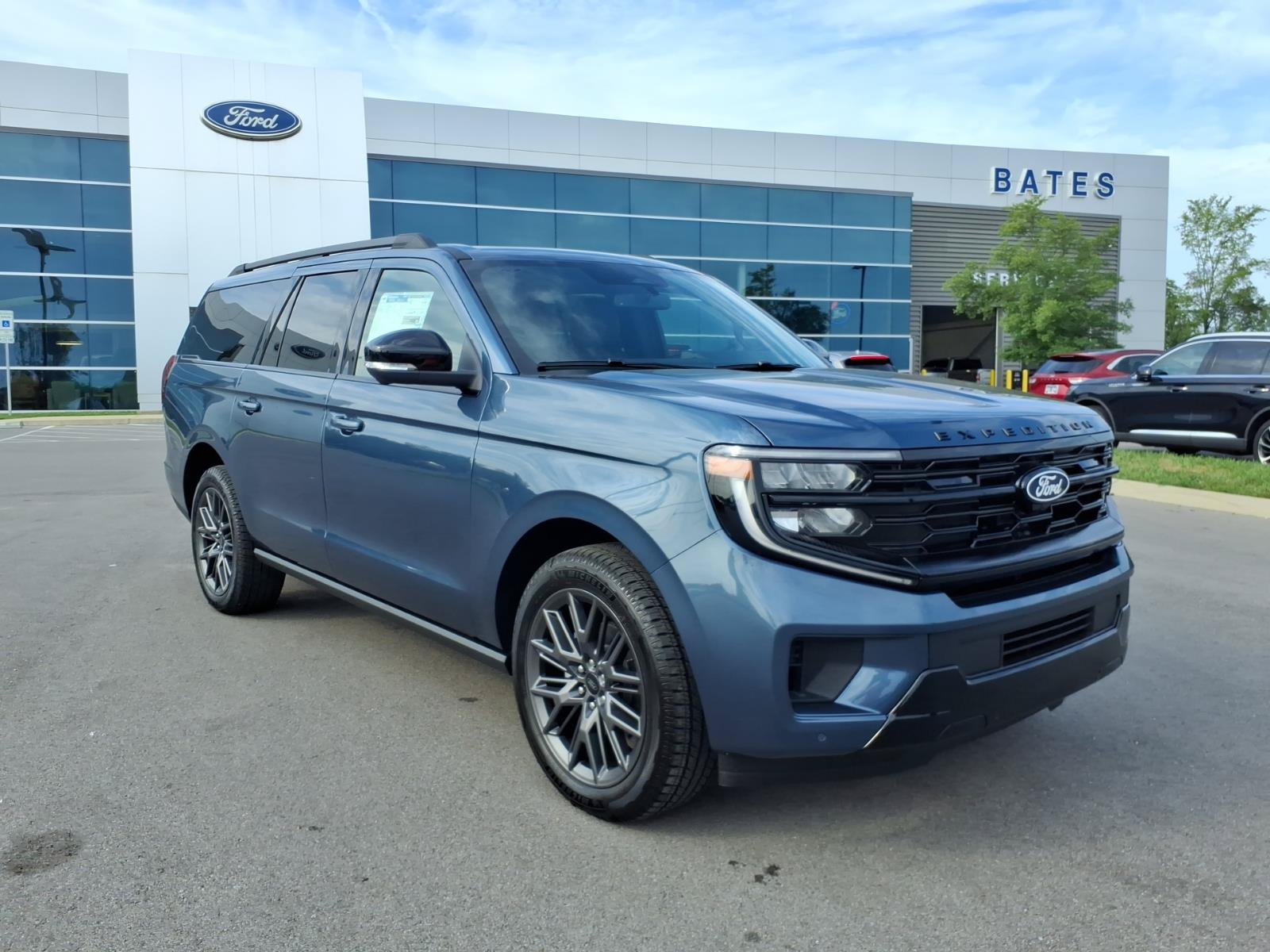 New 2027 Ford Expedition Max Platinum w/ Stealth Appearance Package
