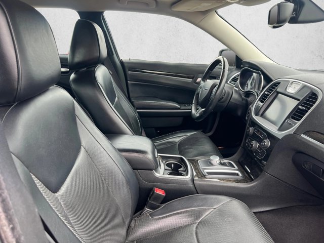 Used 2016 Chrysler 300 C RWD image 25