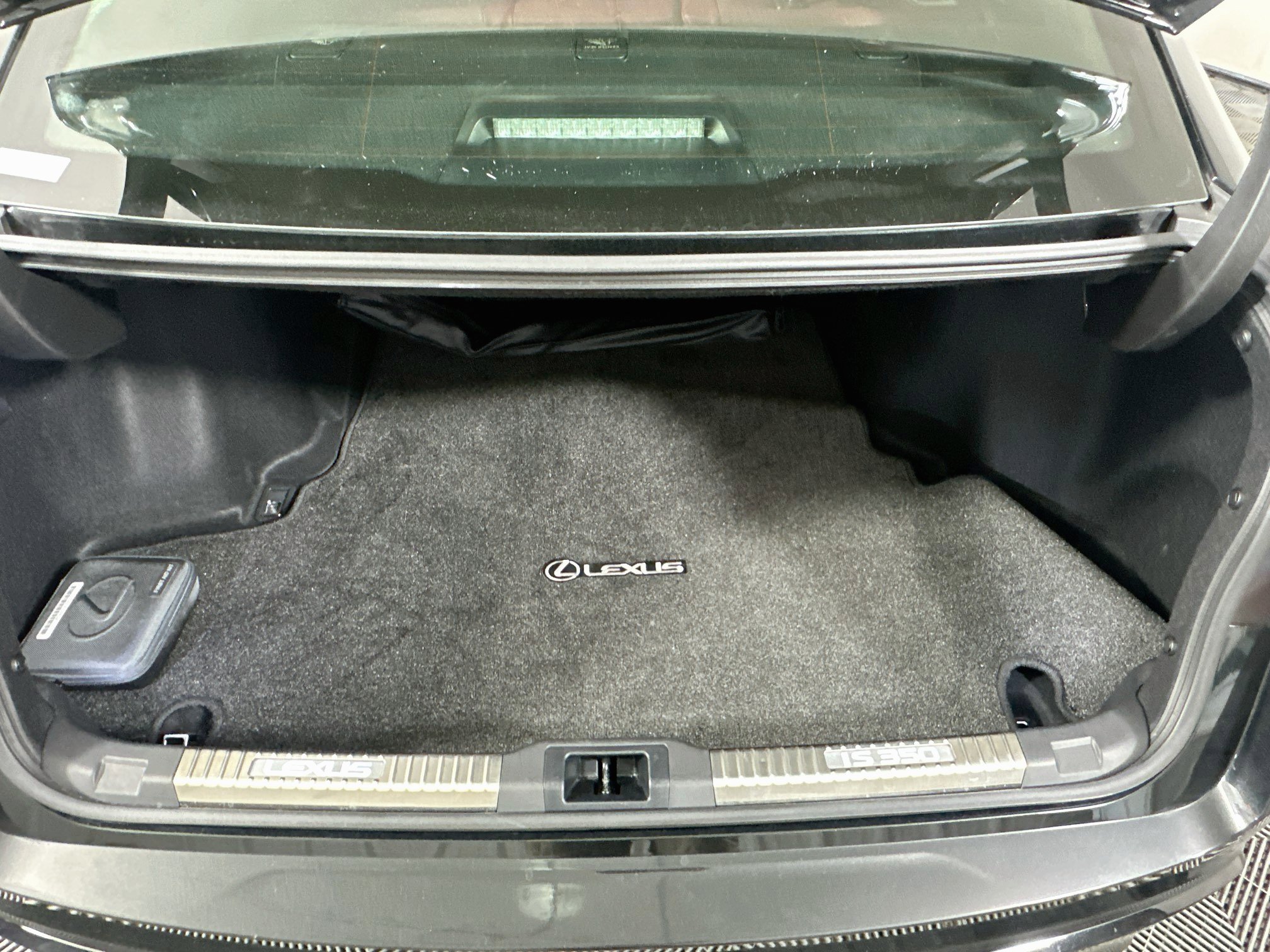 Used 2025 Lexus IS 350 F Sport RWD image 29