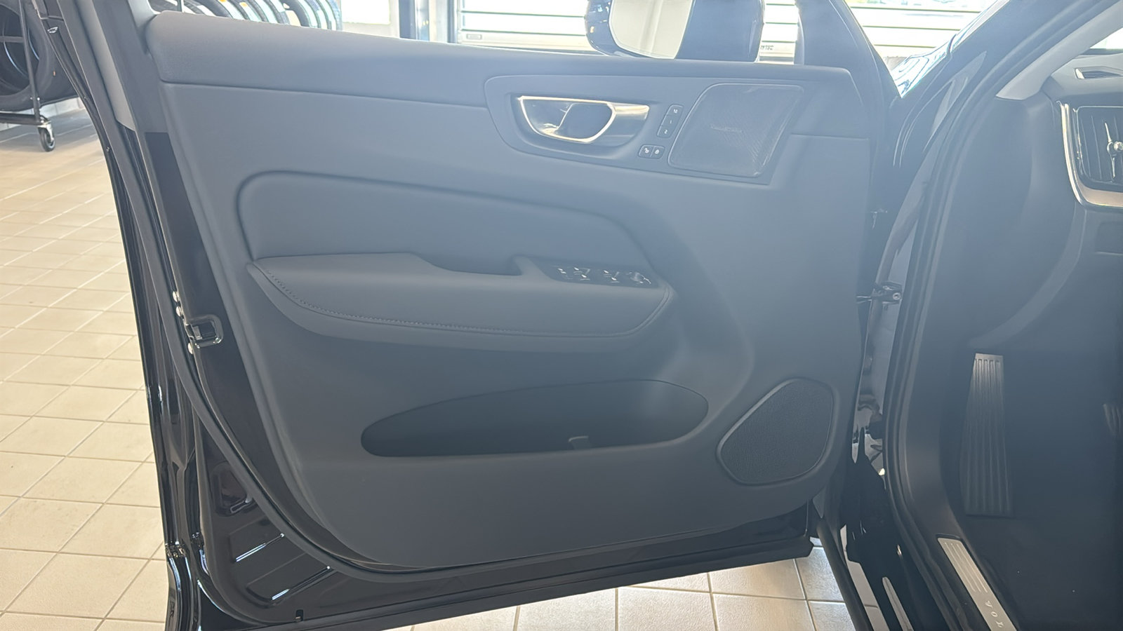 New 2027 Volvo XC60 B5 Plus AWD/4WD image 21