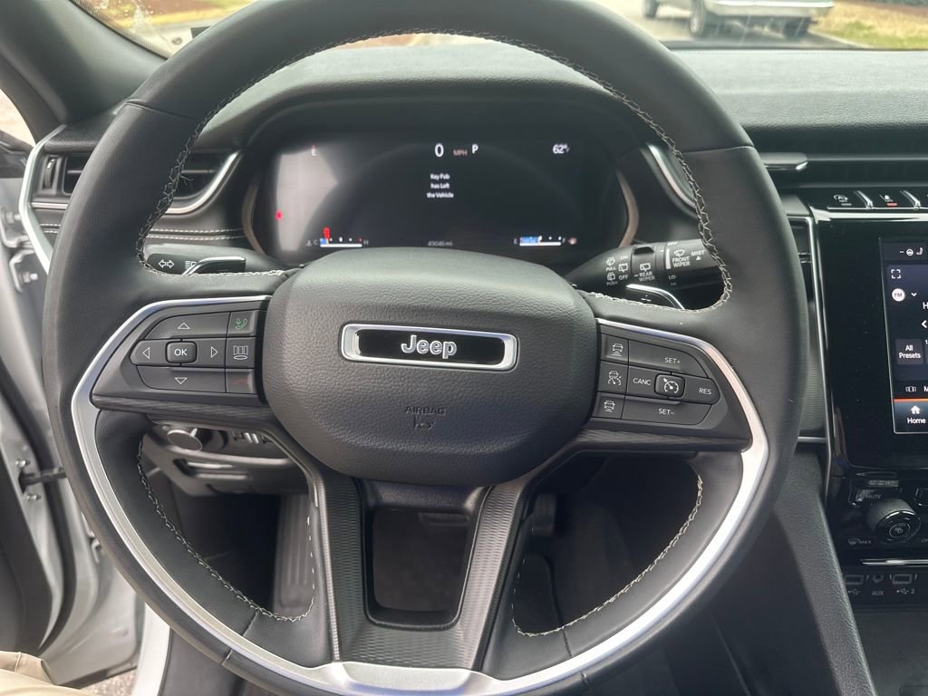 Used 2024 Jeep Grand Cherokee L Laredo AWD/4WD image 14