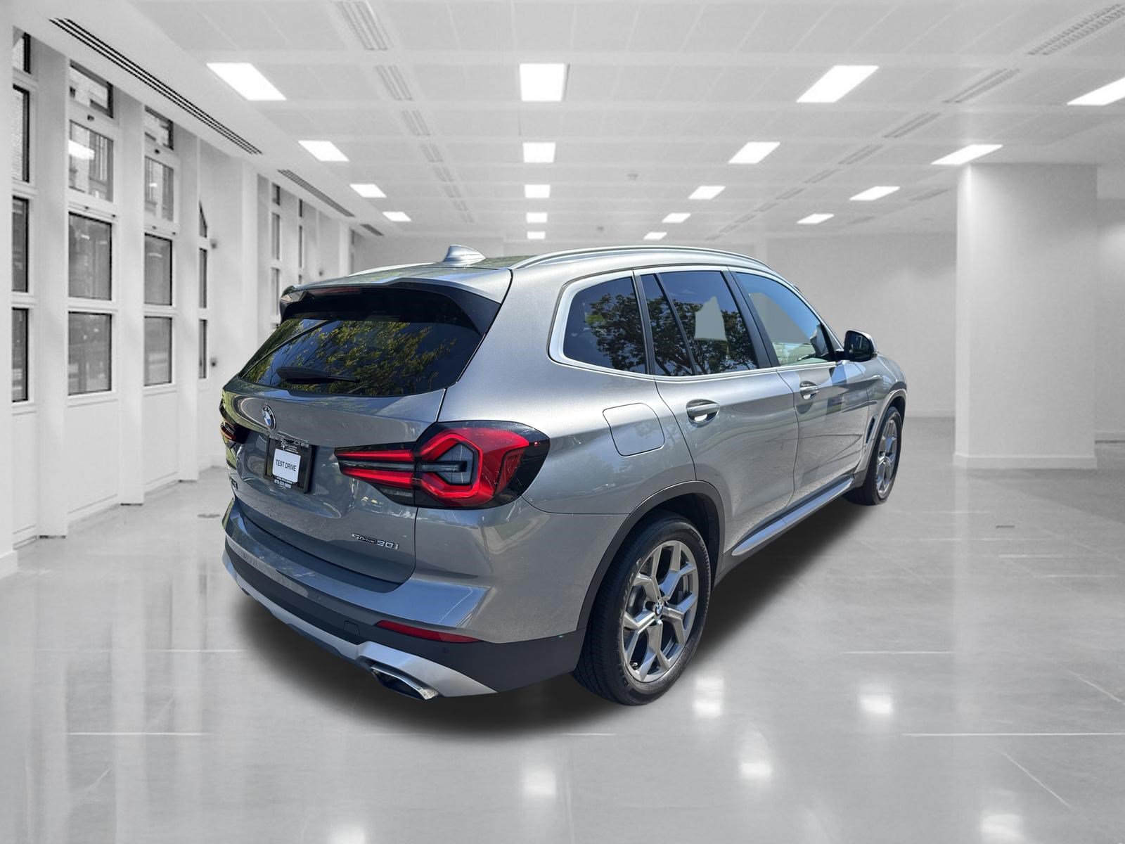Used 2024 BMW X3 sDrive30i w/ Premium Package RWD image 3