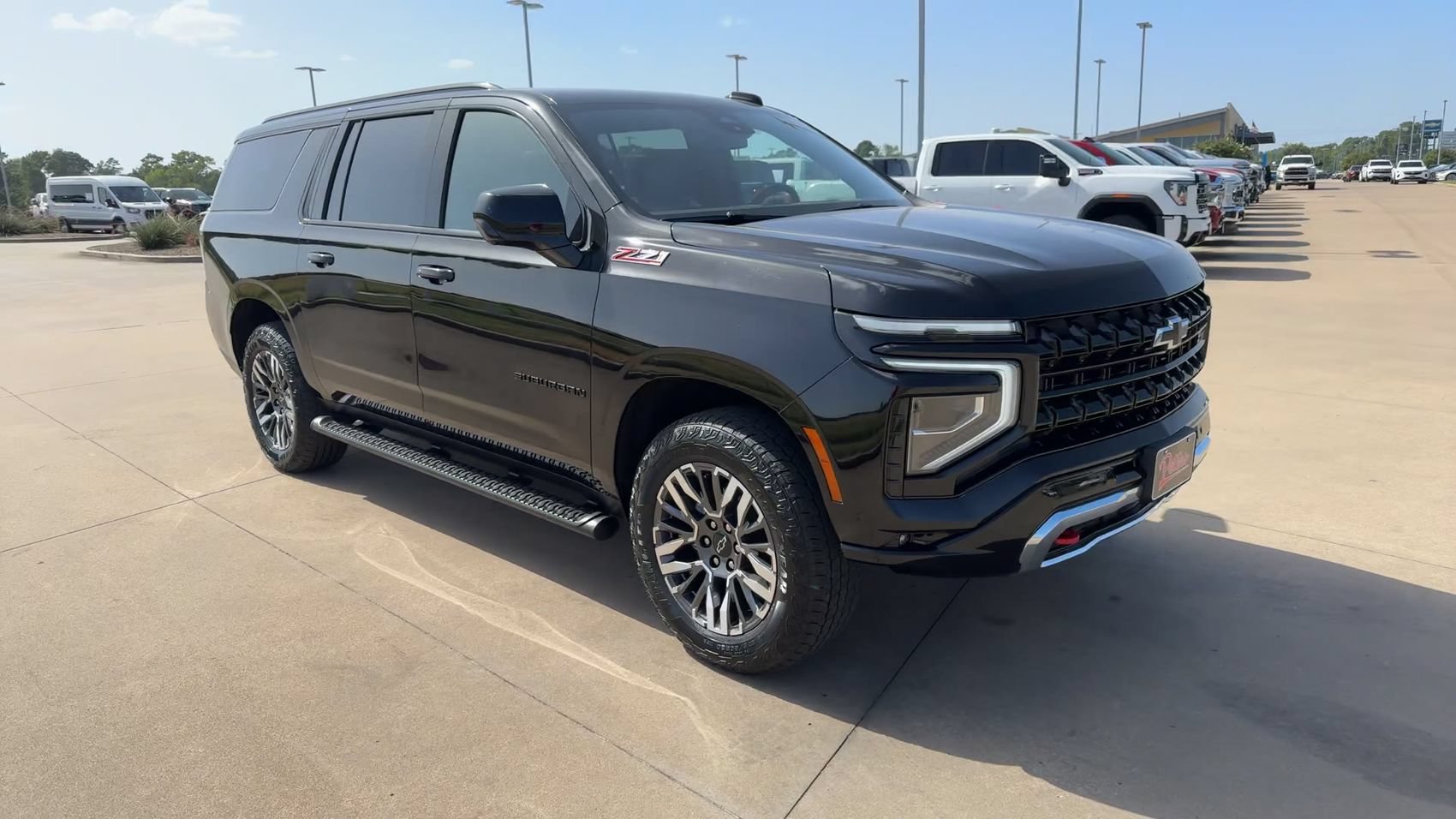 Used 2025 Chevrolet Suburban Z71 AWD/4WD image 3