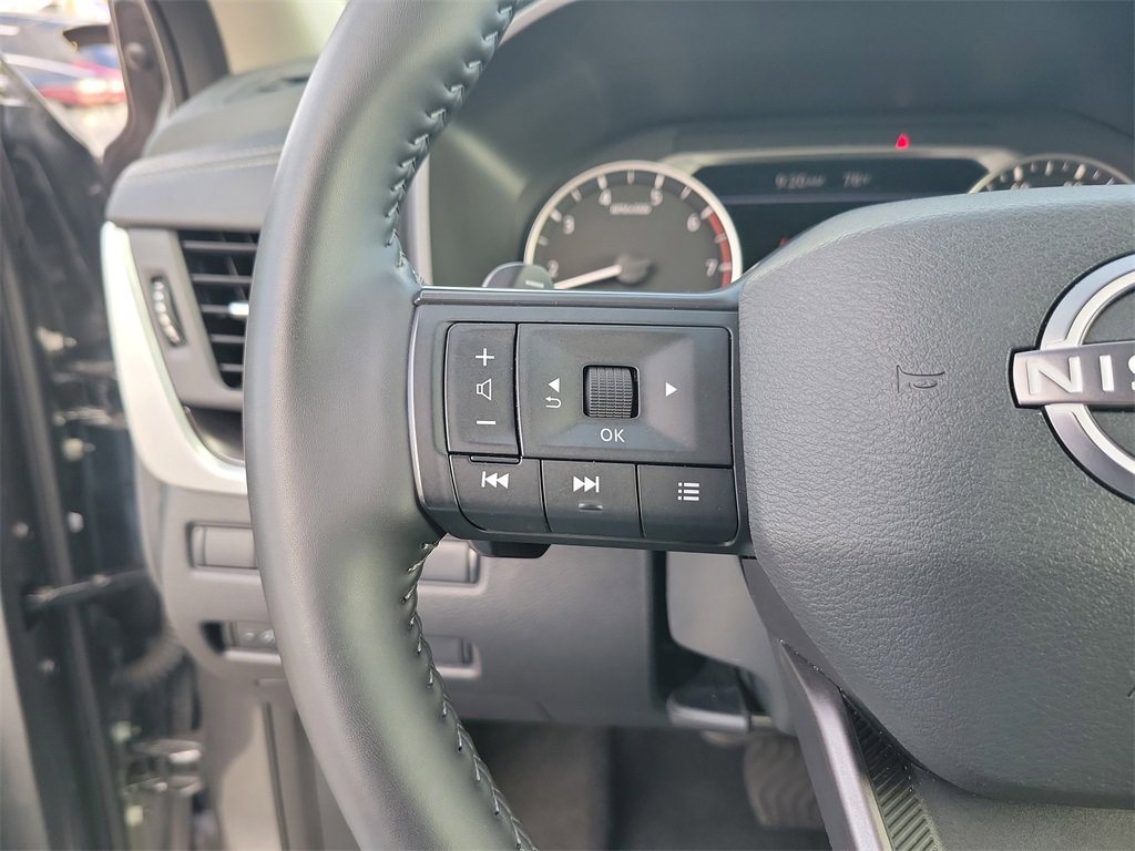 Certified 2025 Nissan Rogue SV image 18