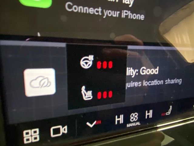 Used 2025 Volvo XC40 B5 Plus AWD/4WD image 23